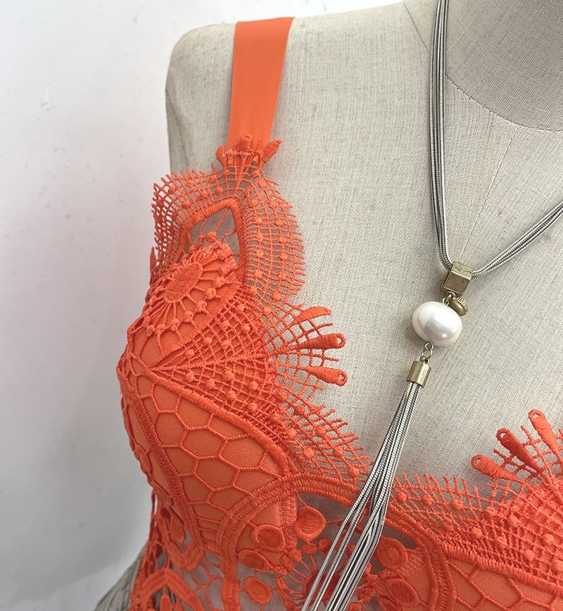 Padded Lace Camisole Top in Solid Color