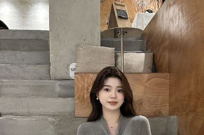 Tie-Front Plain V-Neck Long-Sleeved Tee