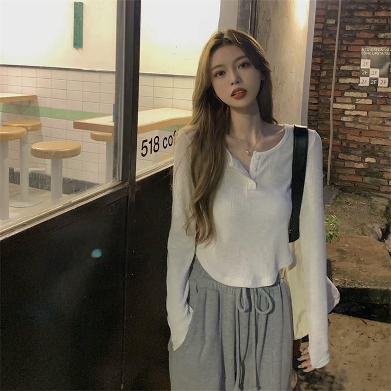 Cropped Henley-Neck Plain Long-Sleeved Tee