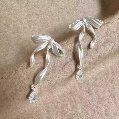 Drop Clip-On Rhinestone Bow / Earring