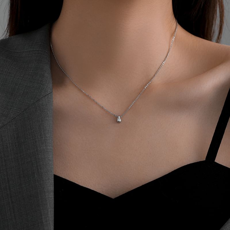 Teardrop Pendant Necklace