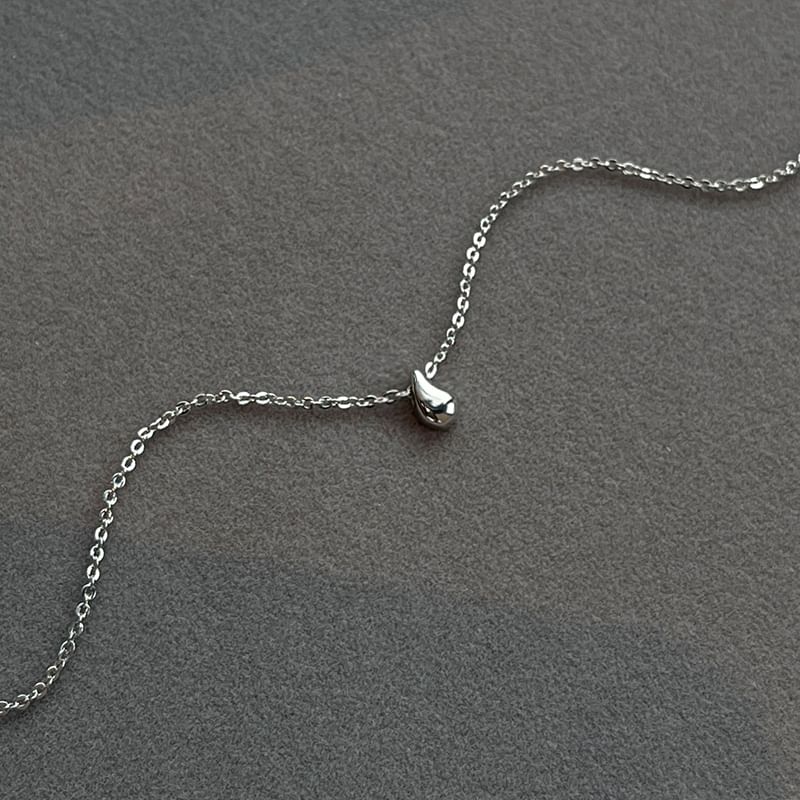 Teardrop Pendant Necklace