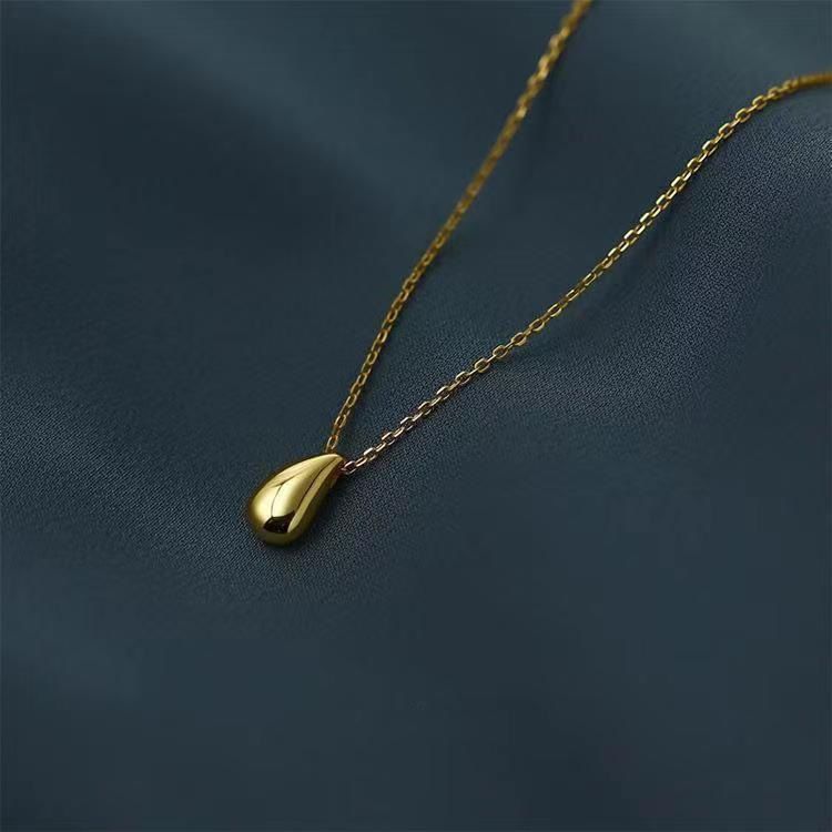 Teardrop Pendant Necklace