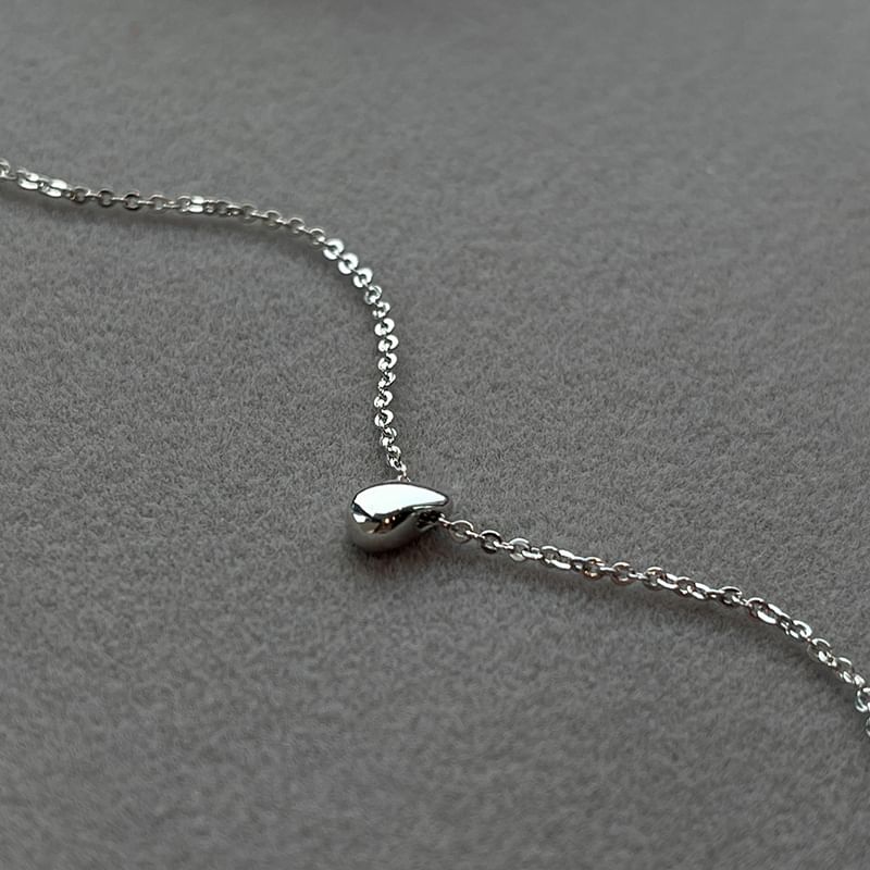 Teardrop Pendant Necklace