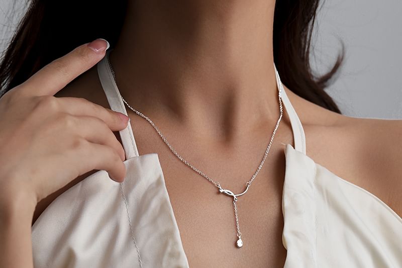 Rhinestone Pendant Necklace