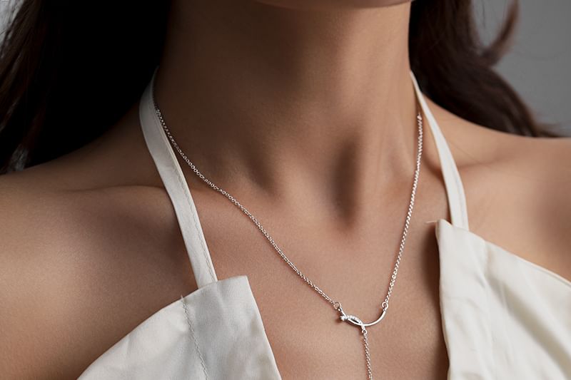 Rhinestone Pendant Necklace