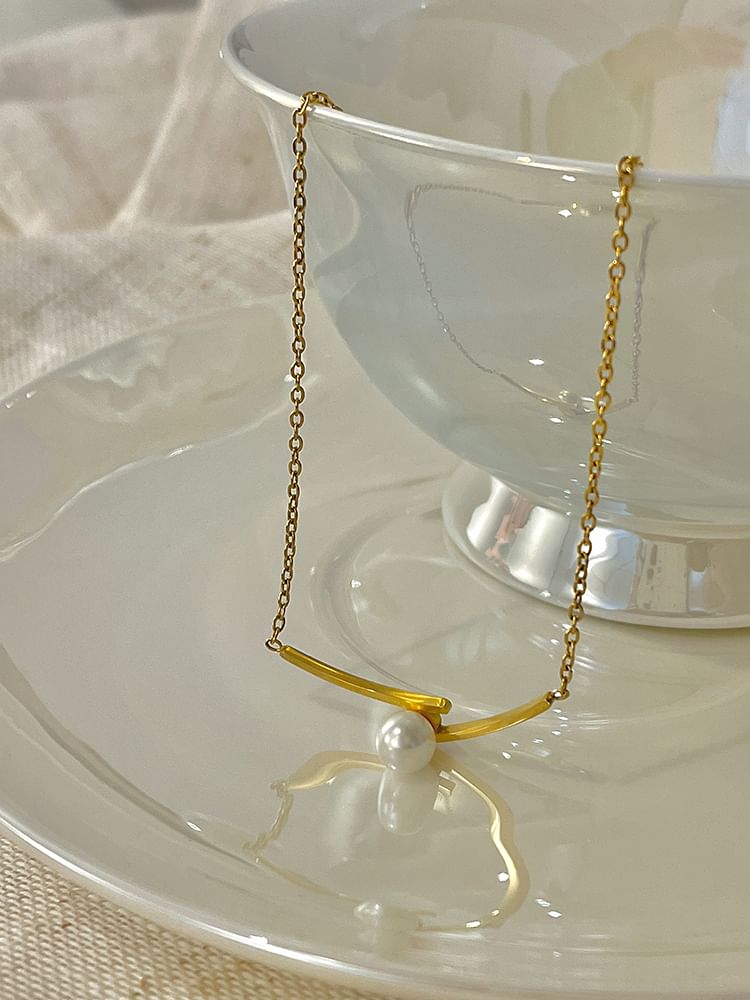 Pendant Necklace Faux Pearl