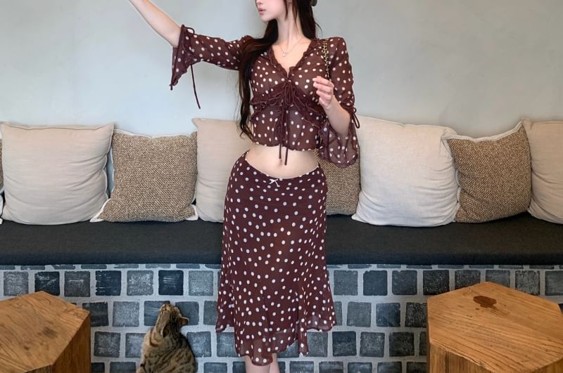 3/4 Sleeve Dotted Blouse & Plain Midi A-Line Skirt