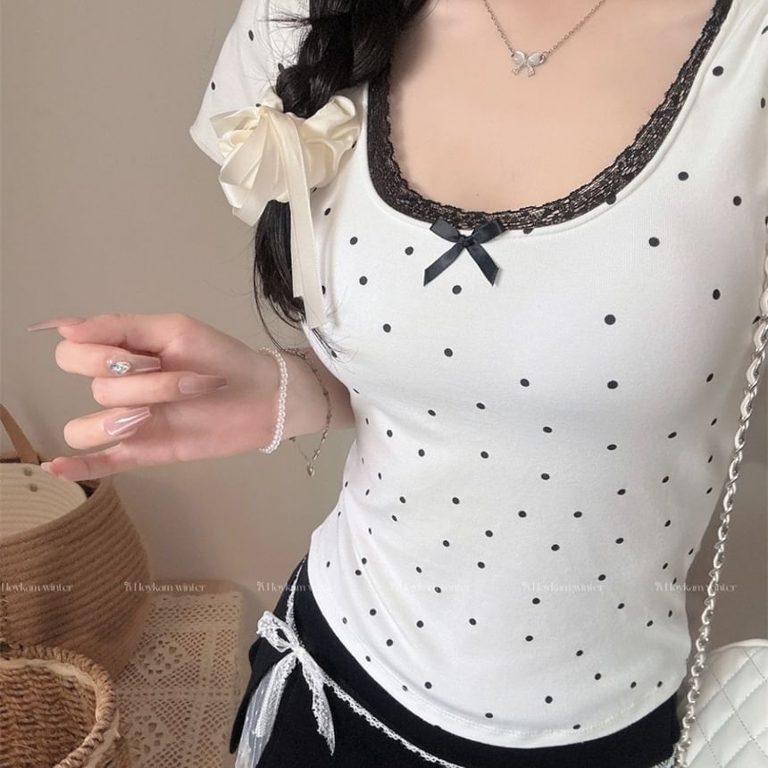 Dotted Lace-Trim Scoop-Neck Slim Cropped Short-Sleeved Tee
