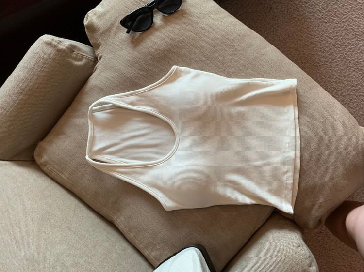 Plain Padded Scoop-Neck Racerback Slim Cropped Tank