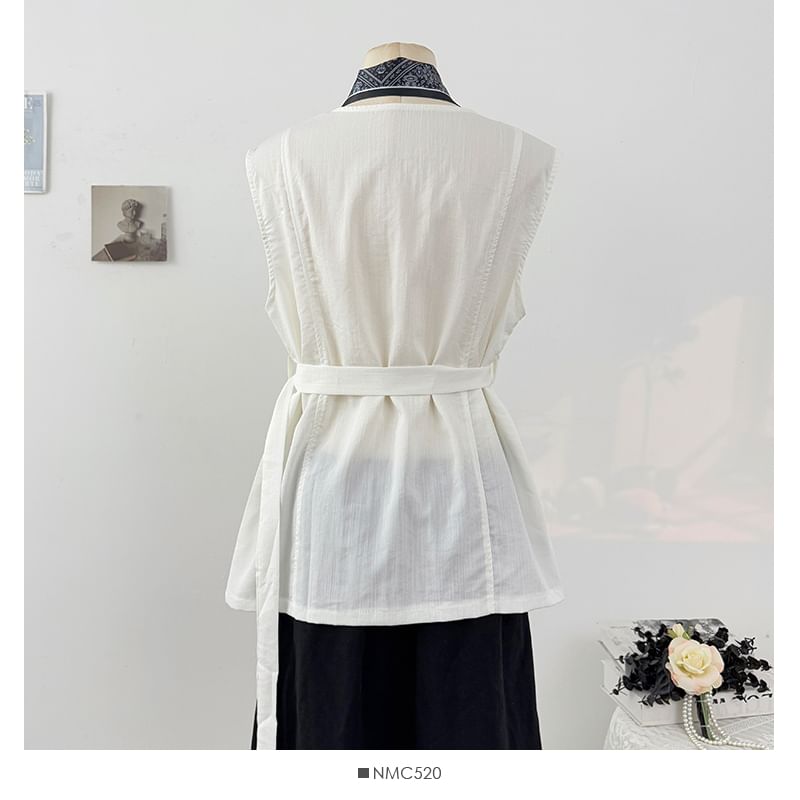 Plain Slit Sleeveless Round-Neck Blouse Set with Belt & Scarf