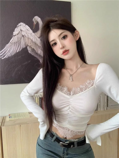 Plain Ruched Lace-Paneled V-Neck Cropped Long-Sleeved Top