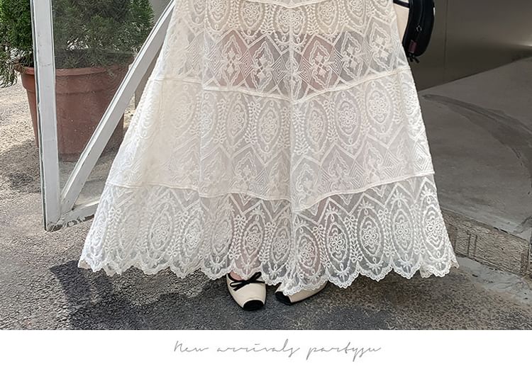 Elastic Waist Tiered Lace Maxi Skirt