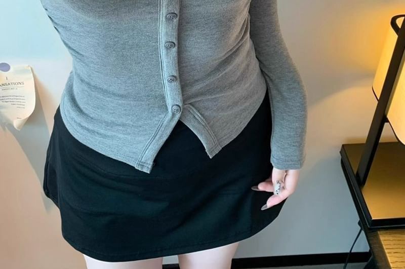 V-Neck Buttoned Cropped Cardigan