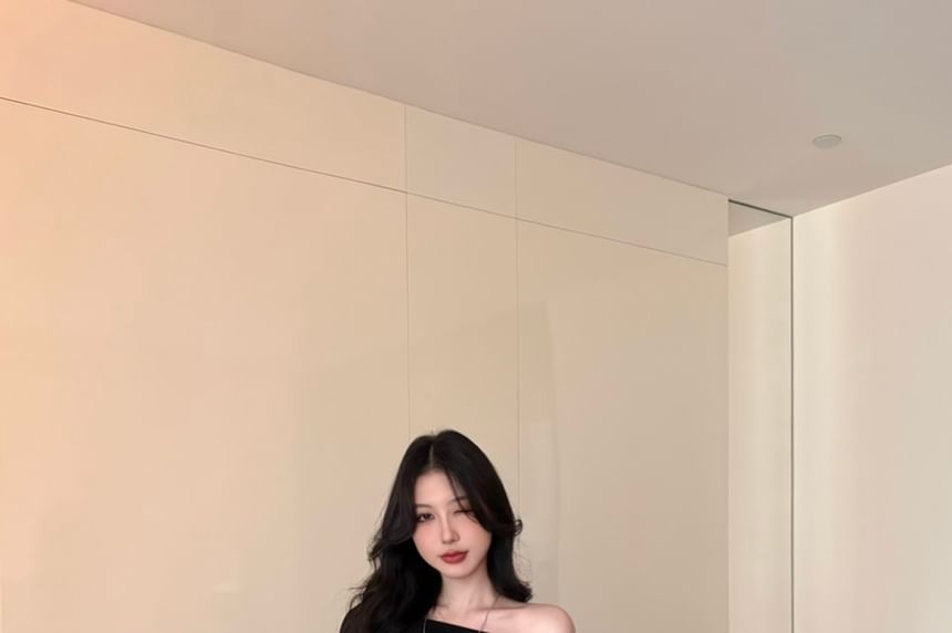 Slim Fit T-Shirt with Off-Shoulder, Long Sleeved, High Waist Skort Set
