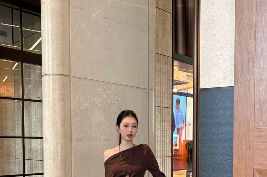 Slim Fit T-Shirt with Off-Shoulder, Long Sleeved, High Waist Skort Set