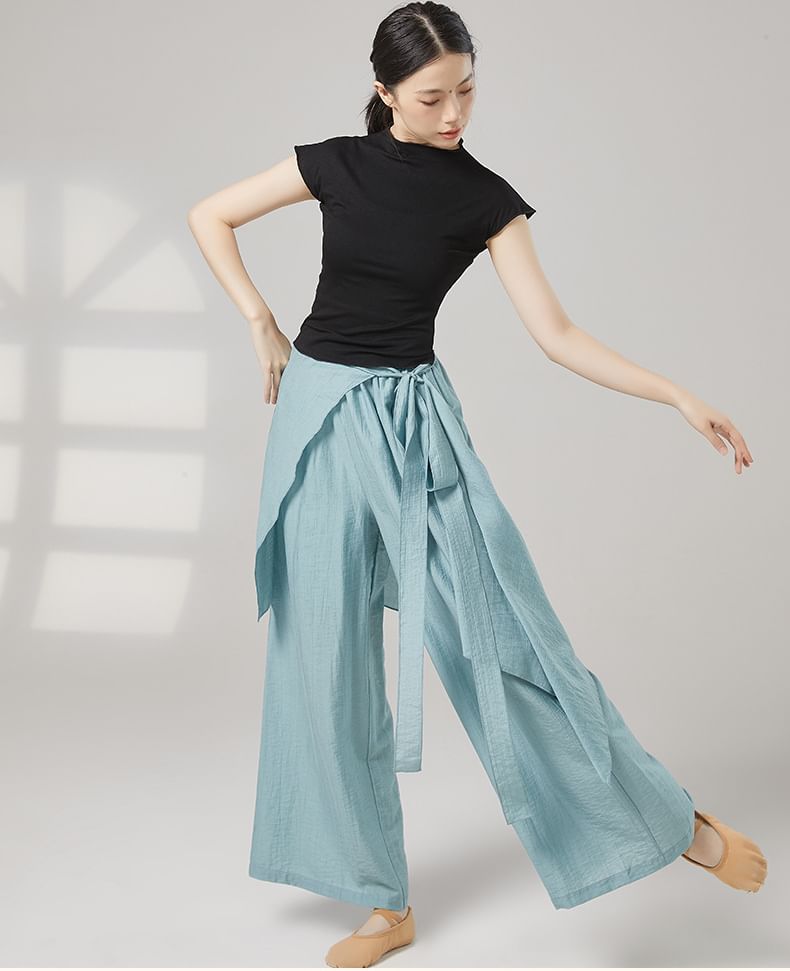 Plain Mock-Neck Short-Sleeved Dance Top