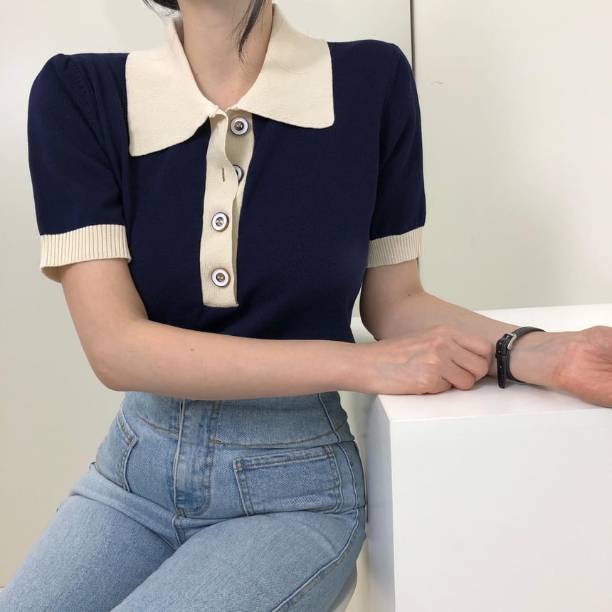 Contrast-Trim Collared Short-Sleeved Tee