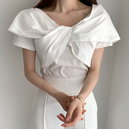 Short-Sleeved Knot-Front Plain Tee