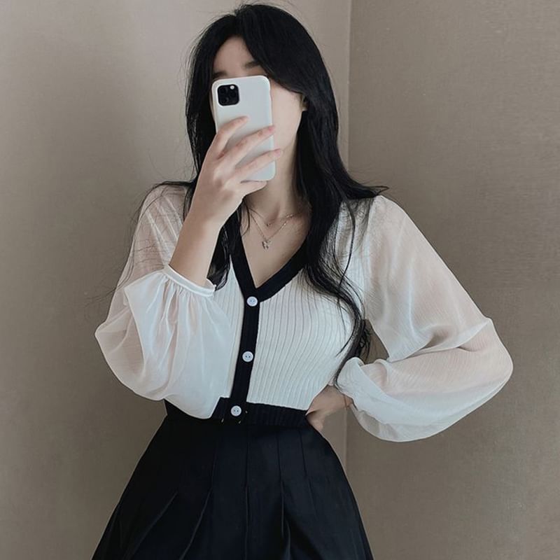 Plain Contrast-Trim Puff-Sleeved V-Neck Cropped Blouse
