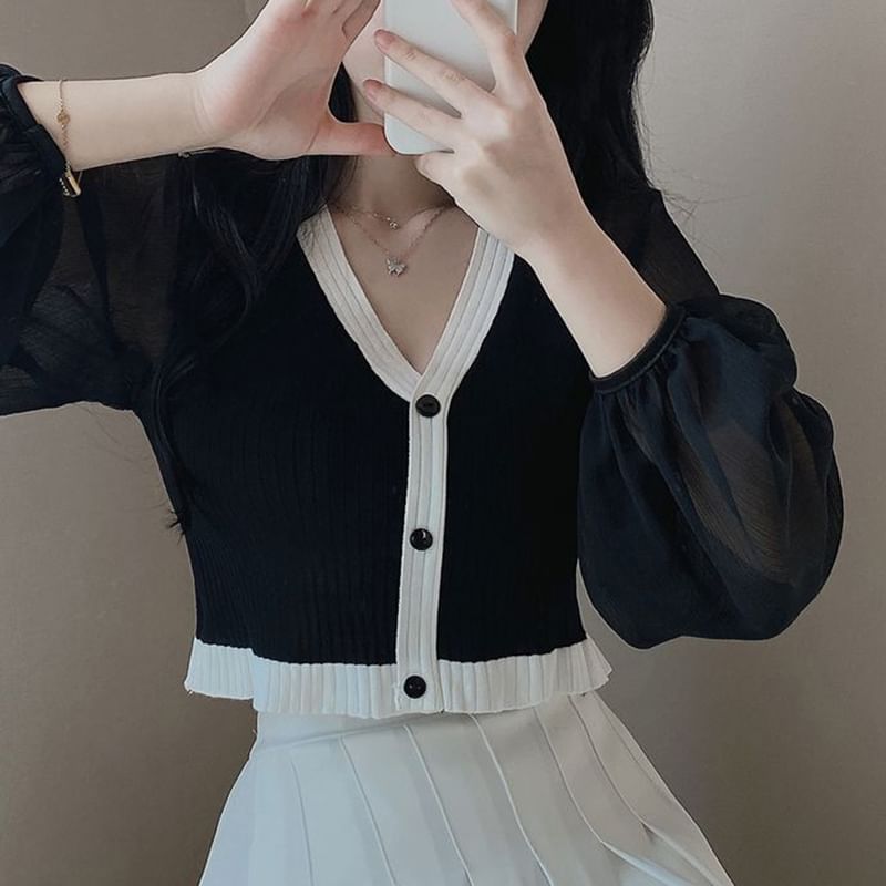 Plain Contrast-Trim Puff-Sleeved V-Neck Cropped Blouse