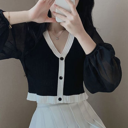 Plain Contrast-Trim Puff-Sleeved V-Neck Cropped Blouse