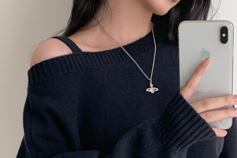 Plain Cold-Shoulder Cropped Sweater