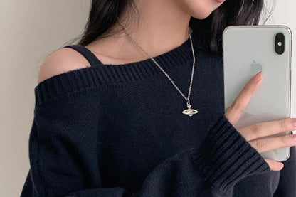Plain Cold-Shoulder Cropped Sweater