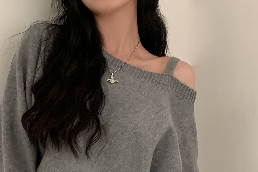 Plain Cold-Shoulder Cropped Sweater