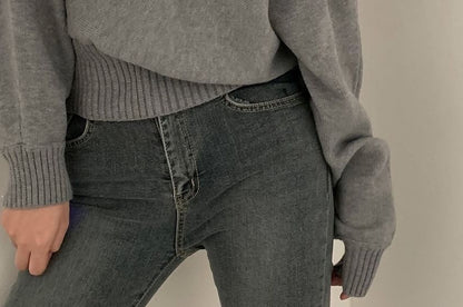 Plain Cold-Shoulder Cropped Sweater