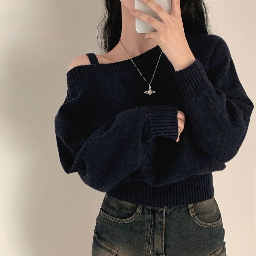 Plain Cold-Shoulder Cropped Sweater