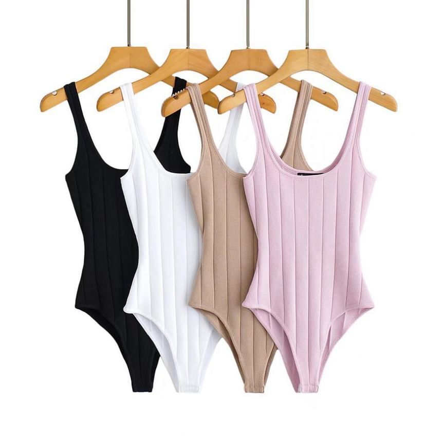 Scoop-Neck Sleeveless Knitted Bodysuit Blouse