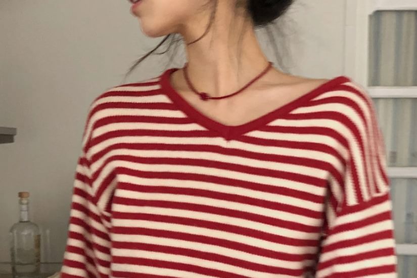 V-Neck Sleeved Striped Knitted Top