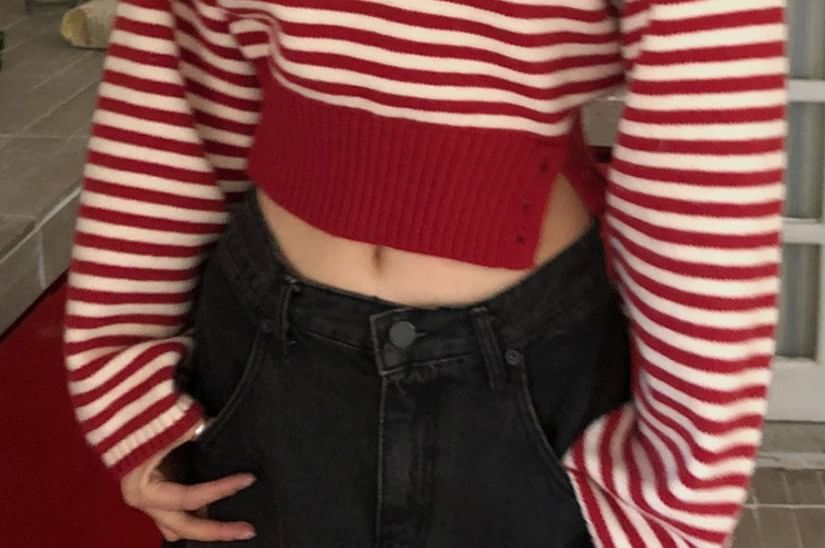 V-Neck Sleeved Striped Knitted Top