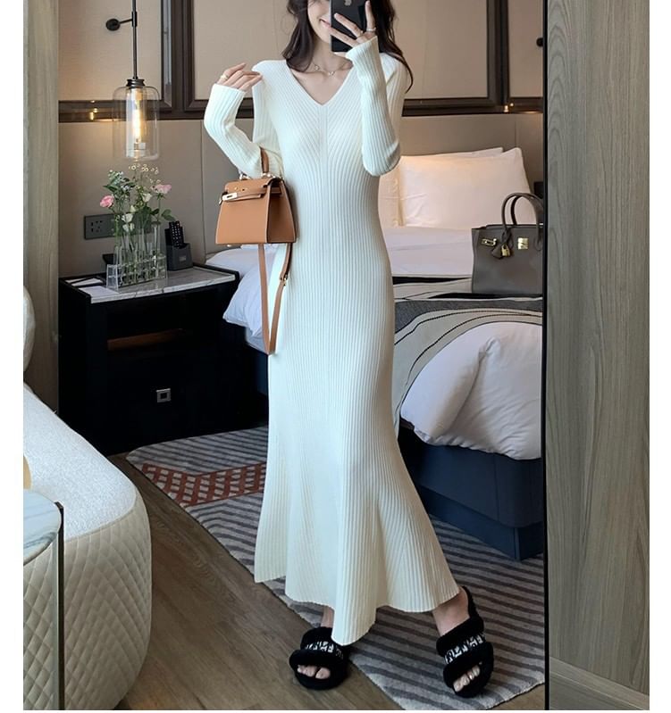 Long Sleeve V-Neck Plain Knit Maxi Mermaid Dress