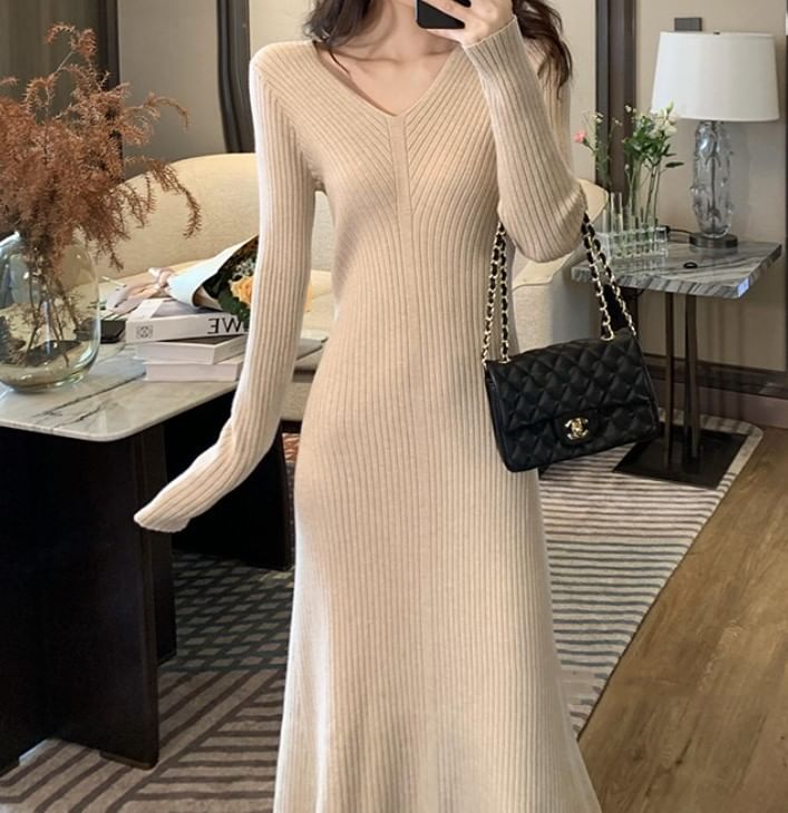 Long Sleeve V-Neck Plain Knit Maxi Mermaid Dress