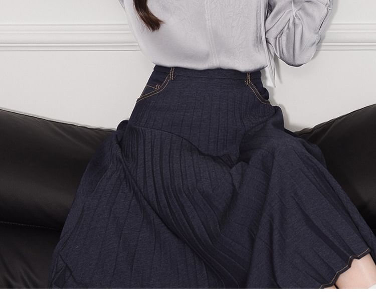 Plain V-Neck Tie-Up Satin Long-Sleeved Blouse