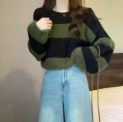 Two-Tone Cropped Crewneck Knitted Sweater
