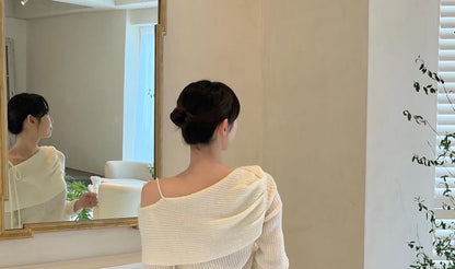 Plain Off-Shoulder Long-Sleeved Knit Top