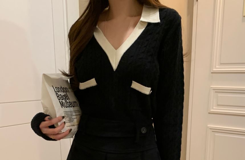 Two-Tone Cable-Knit V-Neck Long-Sleeved Polo Top