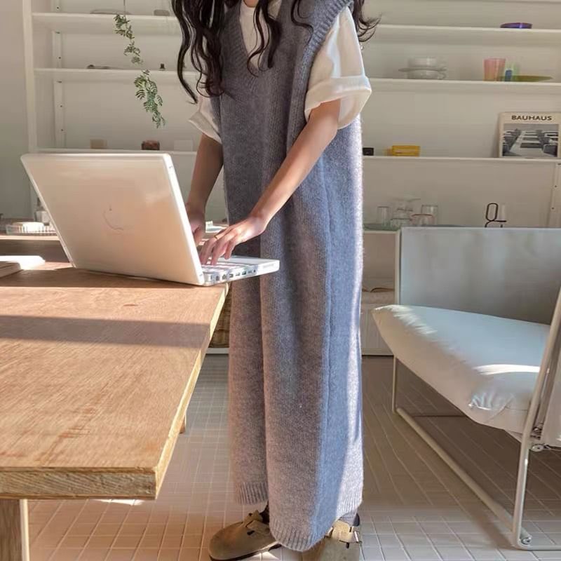 Short Sleeve V-Neck Plain Knit Maxi A-Line Pinafore Dress