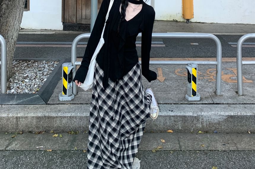 Ruffle Trim Knit Top with Plaid Midi A-Line Skirt