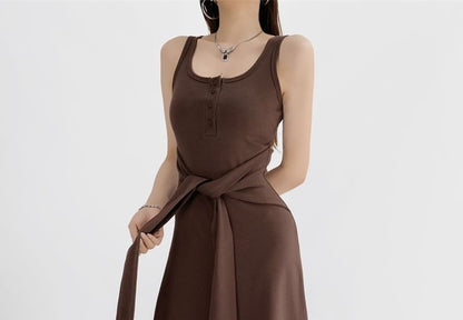 Sleeveless Scoop Neck Plain Tie Waist Maxi A-Line Dress / V-Neck Button-Up Crop Cardigan / Set