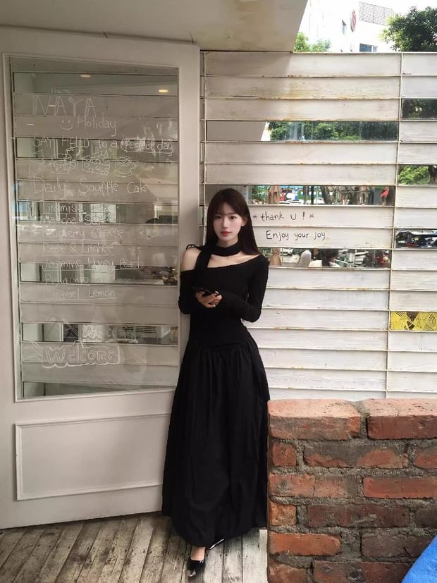 Long-Sleeve Off-Shoulder Plain Maxi A-Line Dress
