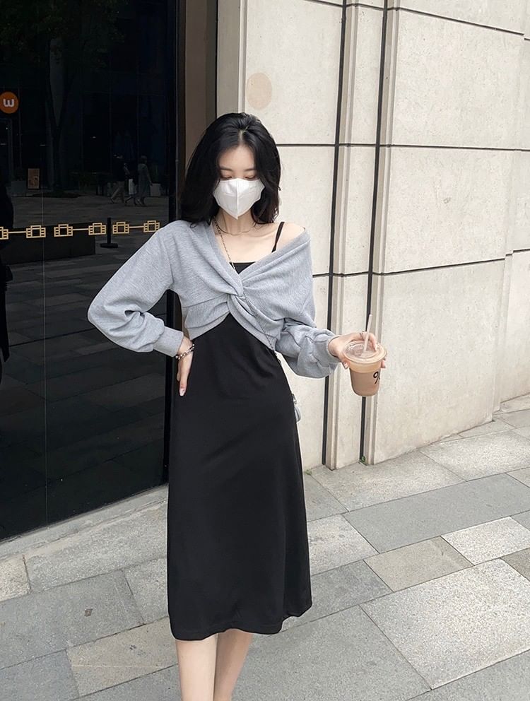 Set: Twist Crop Top with V-Neck Long Sleeves and Midi A-Line Dress