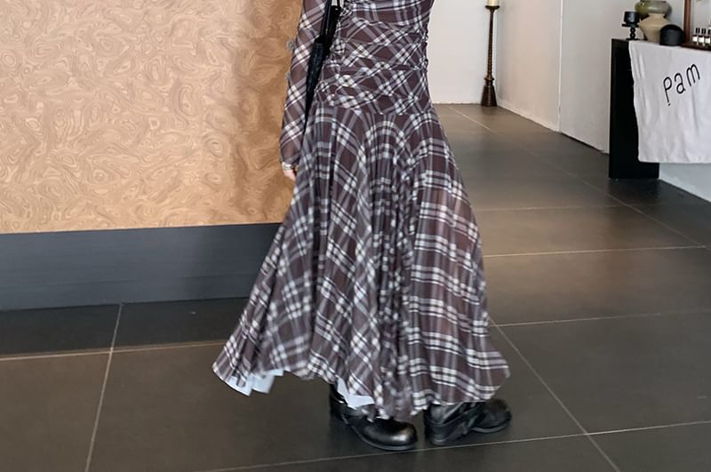 Long-Sleeve Crew Neck Plaid Ruched Maxi A-Line Dress