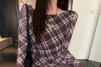 Long-Sleeve Crew Neck Plaid Ruched Maxi A-Line Dress