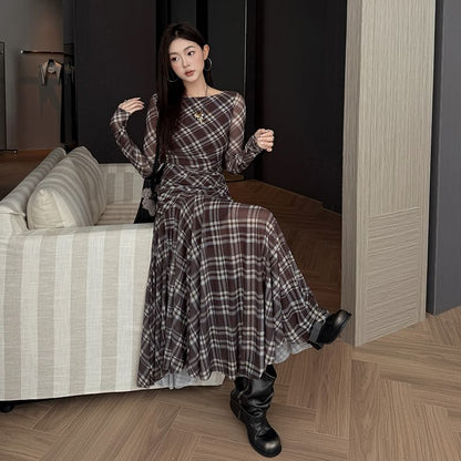 Long-Sleeve Crew Neck Plaid Ruched Maxi A-Line Dress
