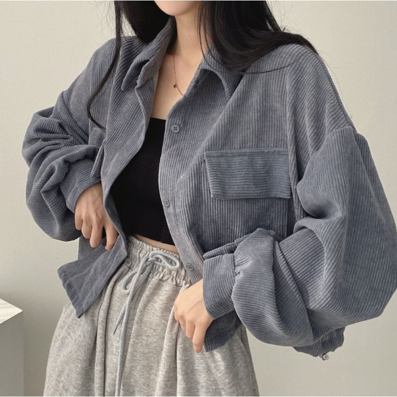 Cropped Shirt with Pockets and Long Sleeves in Solid Color