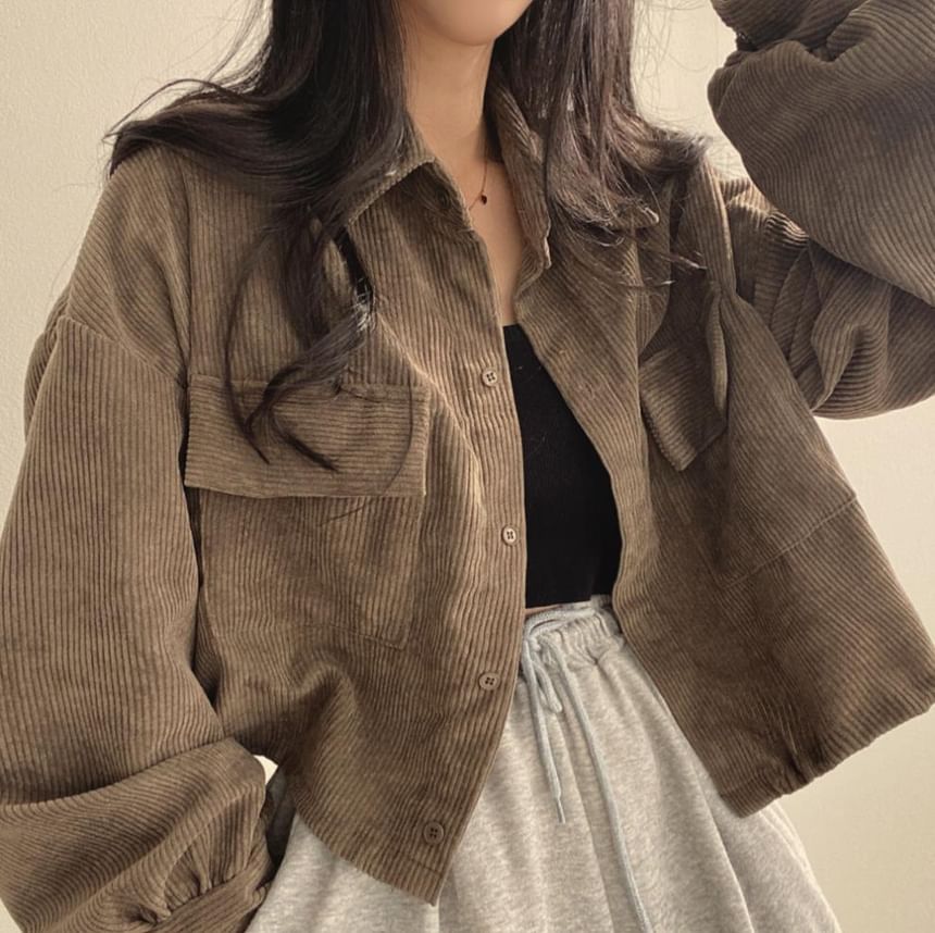 Cropped Shirt with Pockets and Long Sleeves in Solid Color